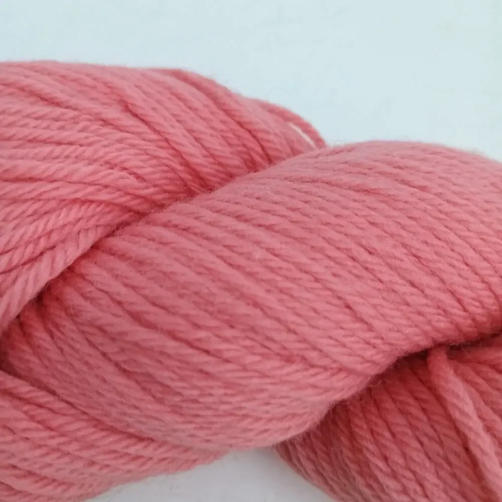 Cascade Yarn Coral ~ 1 skien ~ 3.5 oz ~ 100% Peruvian Highland Wool #7804